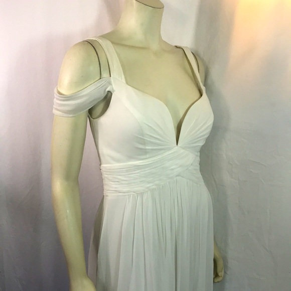 Lulu’s gorgeous white wedding gown, size M, NWT - Picture 3 of 11